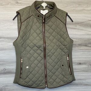 NWT- Active USA Women's Quilted Vest with Suede Piping, Olive Green